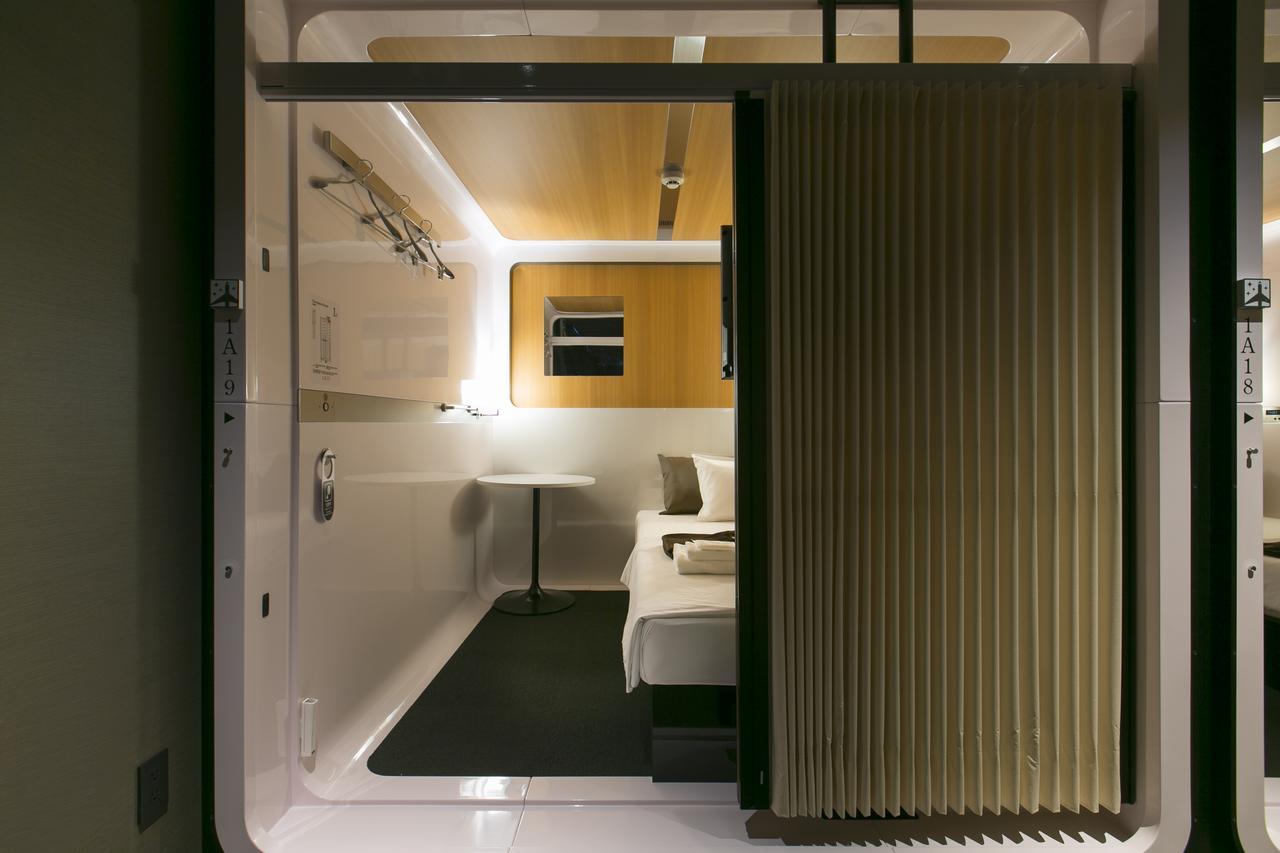 First Cabin Hanshin Nishiumeda Ōsaka Eksteriør bilde